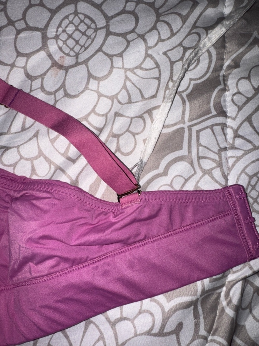 Joyspun Wireless V-Neck Bralette in Purple. Size XXL - Picture 4 of 6